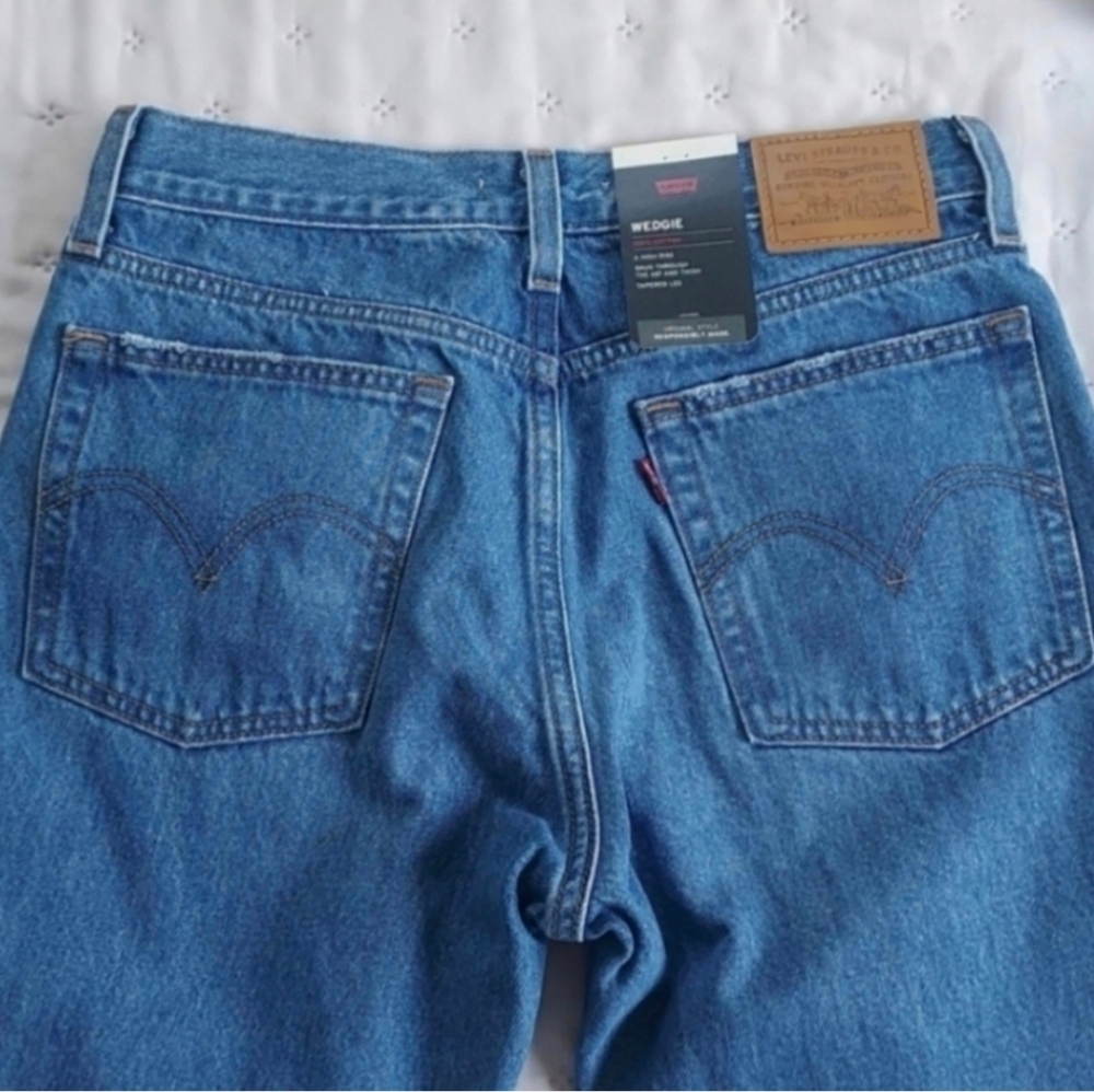 Levi's Wedgie Icon High Rise Athens Asleep Jeans  sz 27 - Picture 5 of 14